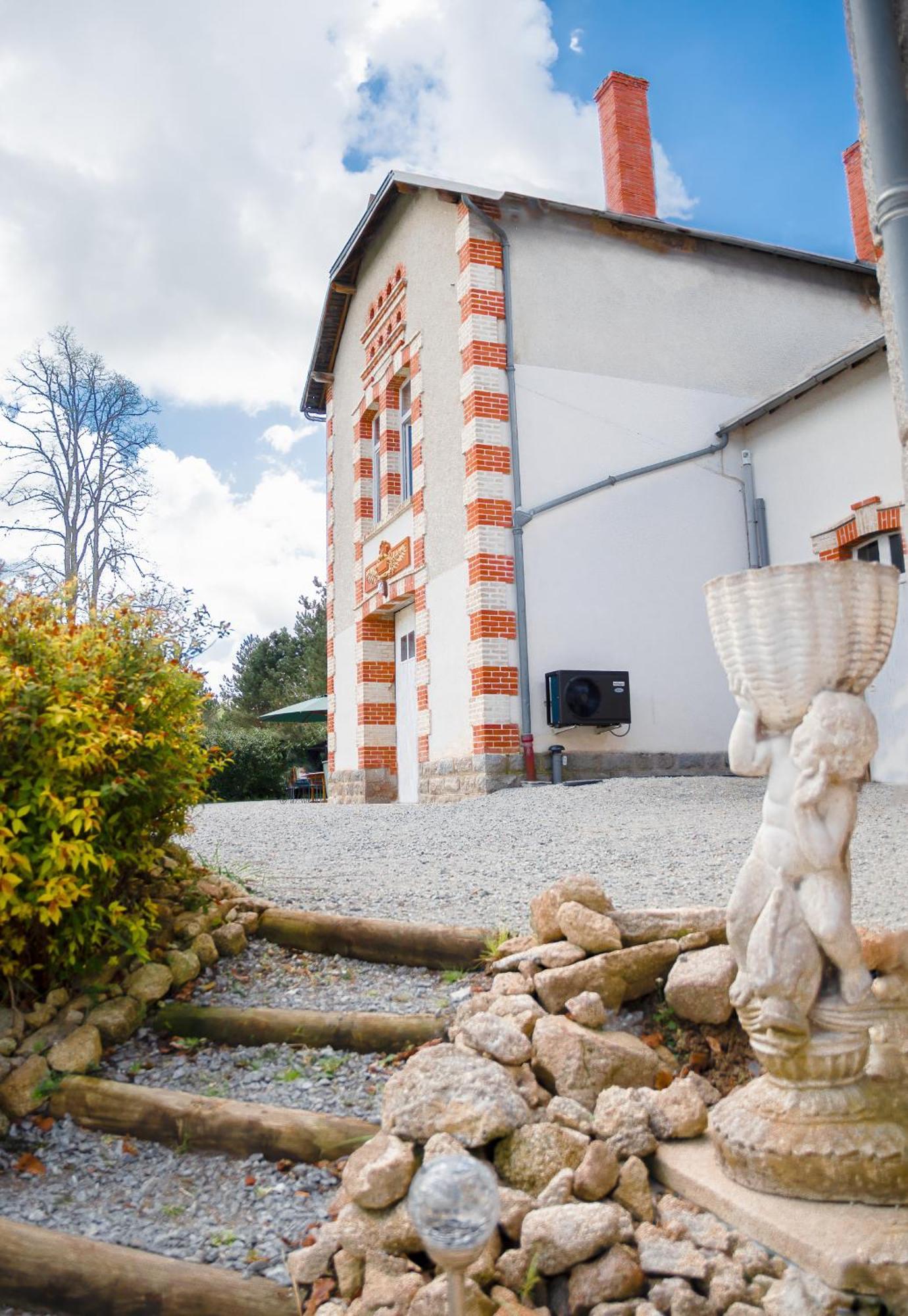 Chateau De Chazelpaud Saint-Bard Екстер'єр фото